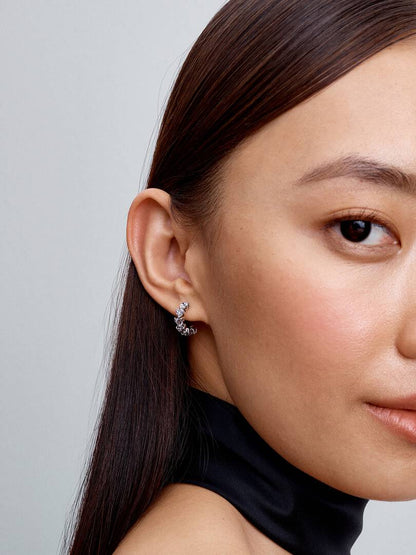 Pendientes de aro abiertos con corazones brillantes